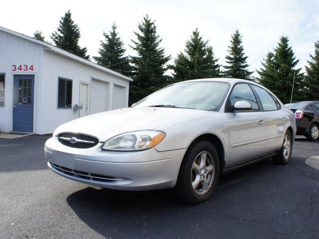 Photo of 2003 Ford Taurus