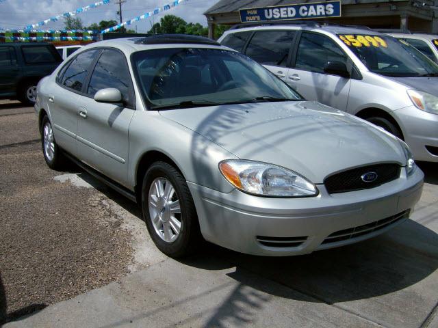 Photo of 2005 Ford Taurus