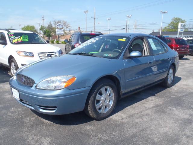 Photo of 2005 Ford Taurus