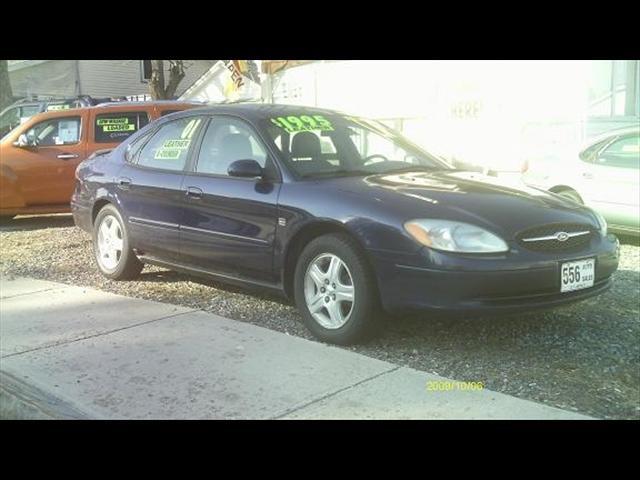 Photo of 2001 Ford Taurus