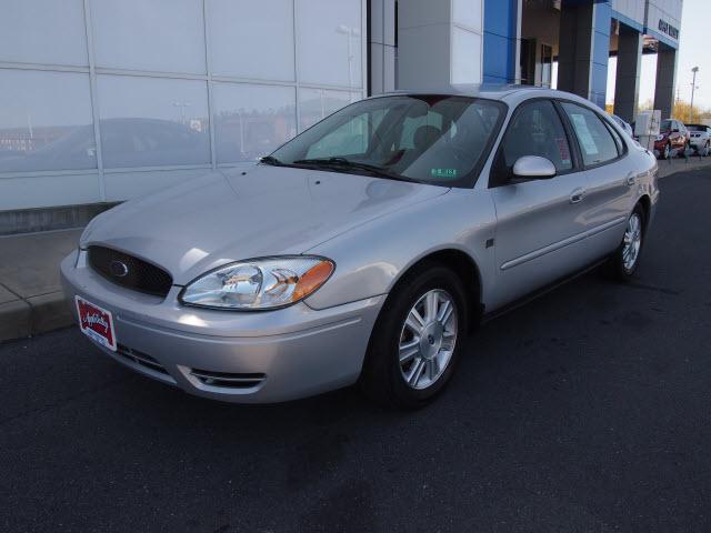 Photo of 2005 Ford Taurus