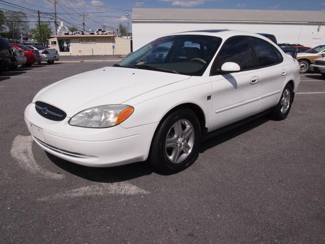 Photo of 2000 Ford Taurus