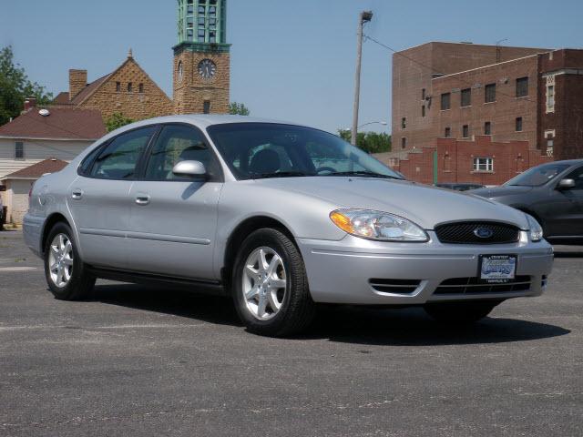 Photo of 2006 Ford Taurus