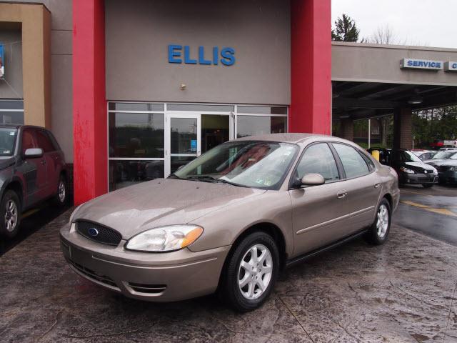 Photo of 2006 Ford Taurus