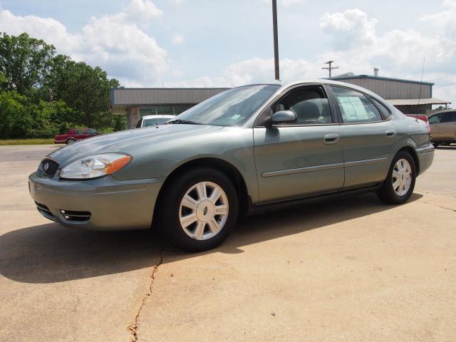 Photo of 2006 Ford Taurus
