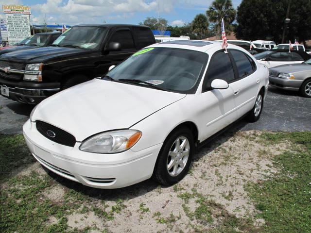 Photo of 2006 Ford Taurus