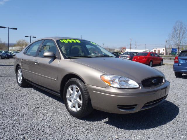 Photo of 2006 Ford Taurus
