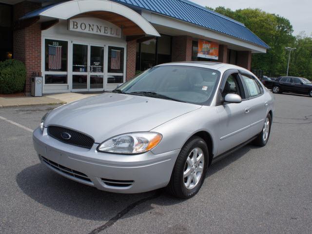 Photo of 2006 Ford Taurus