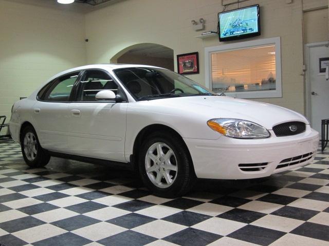 Photo of 2006 Ford Taurus