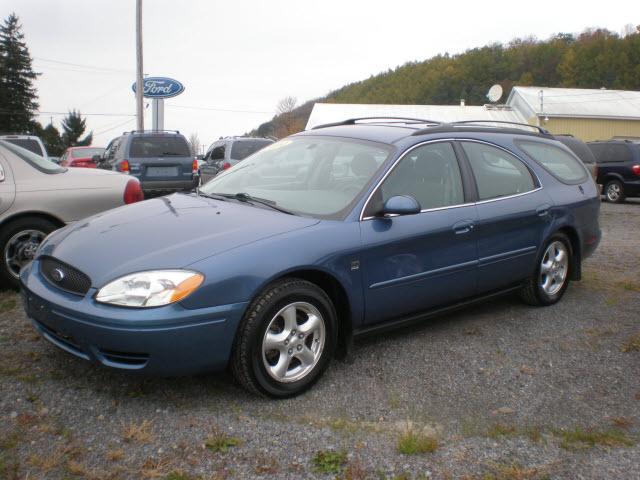 Photo of 2004 Ford Taurus