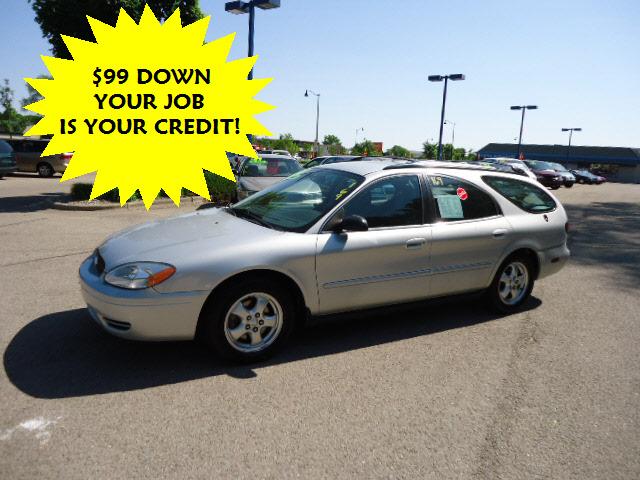Photo of 2004 Ford Taurus