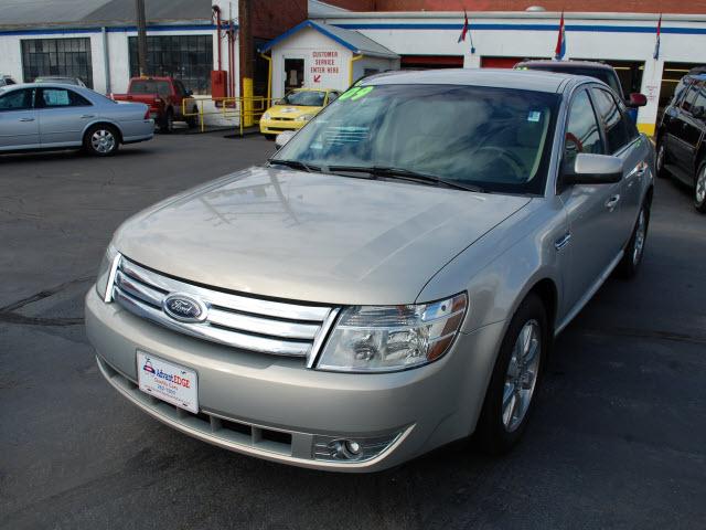 Photo of 2009 Ford Taurus