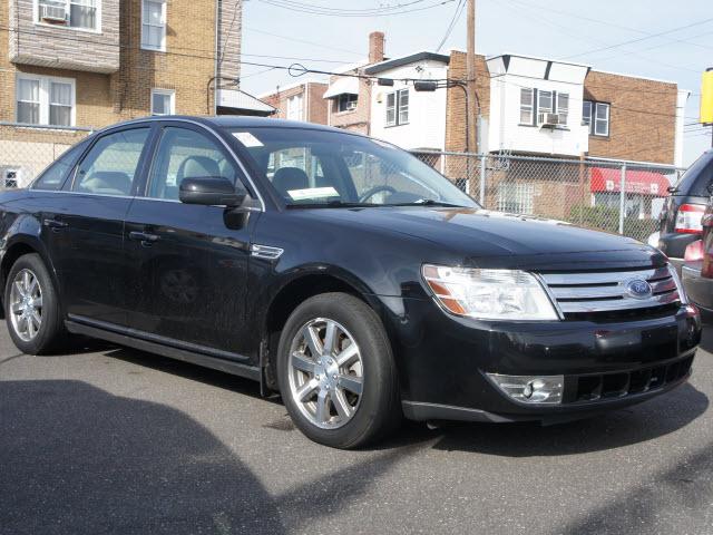 Photo of 2008 Ford Taurus