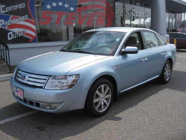 Photo of 2008 Ford Taurus