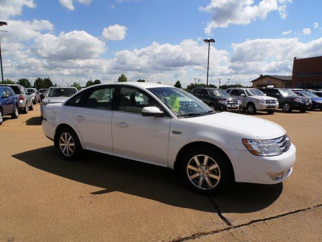 Photo of 2008 Ford Taurus