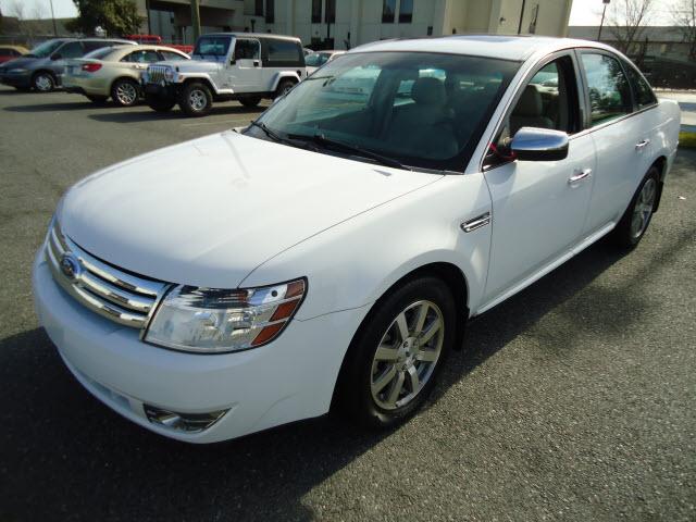 Photo of 2008 Ford Taurus