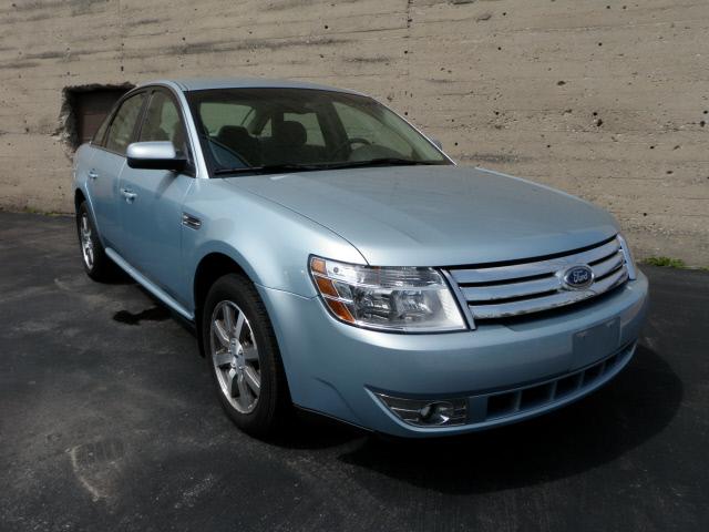 Photo of 2008 Ford Taurus