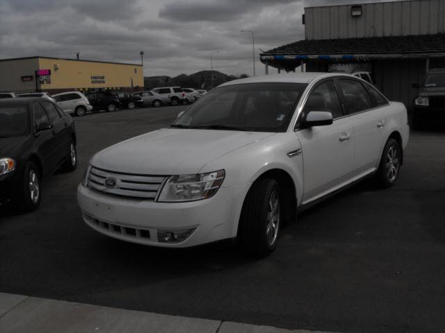 Photo of 2008 Ford Taurus