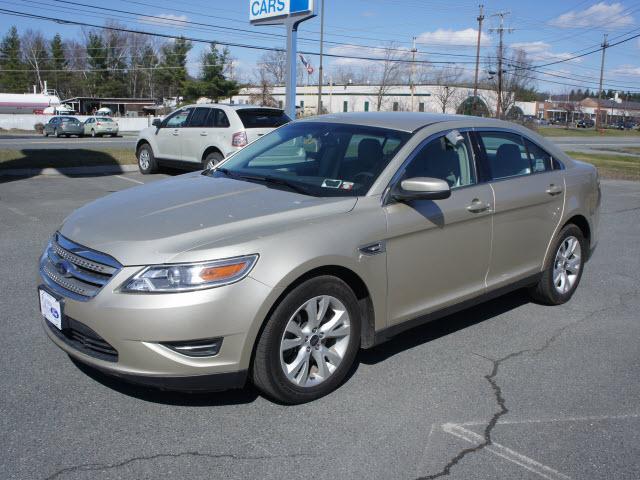 Photo of 2010 Ford Taurus