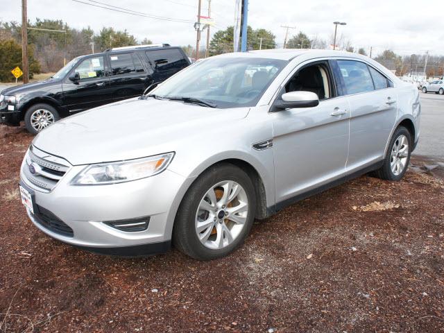 Photo of 2010 Ford Taurus