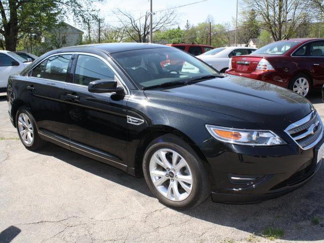 Photo of 2011 Ford Taurus