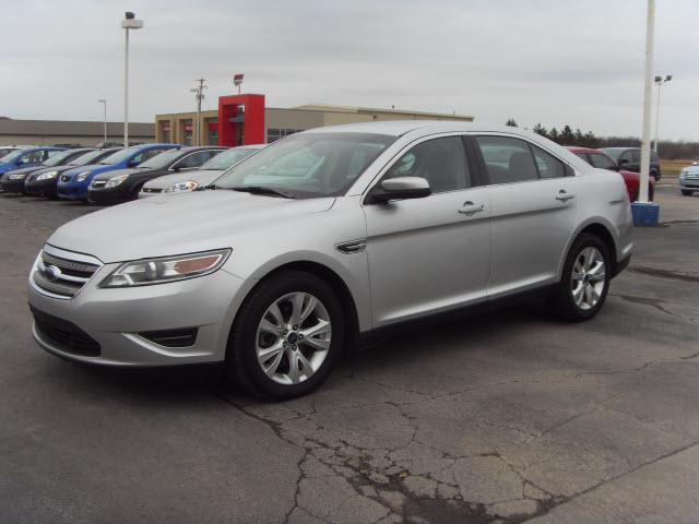 Photo of 2010 Ford Taurus