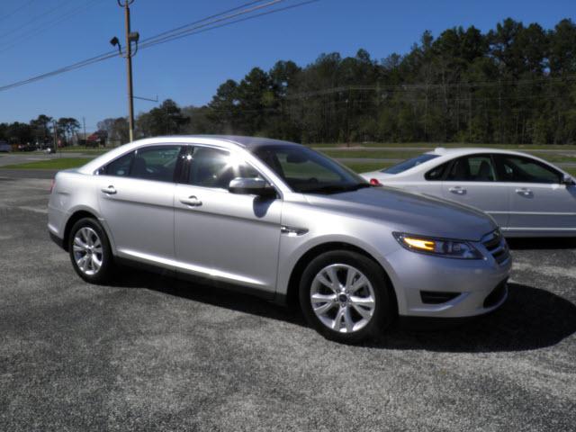 Photo of 2011 Ford Taurus