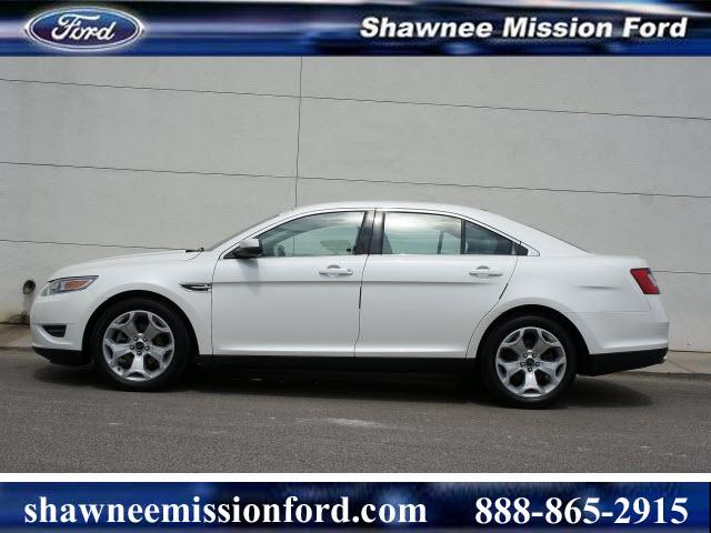 Photo of 2011 Ford Taurus