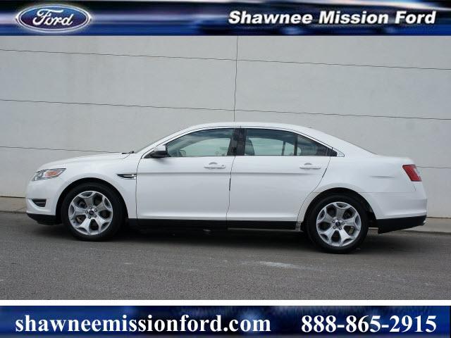 Photo of 2011 Ford Taurus