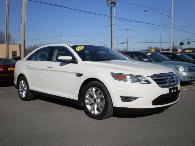 Photo of 2010 Ford Taurus