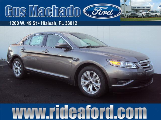 Photo of 2012 Ford Taurus