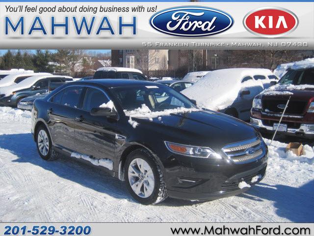 Photo of 2010 Ford Taurus