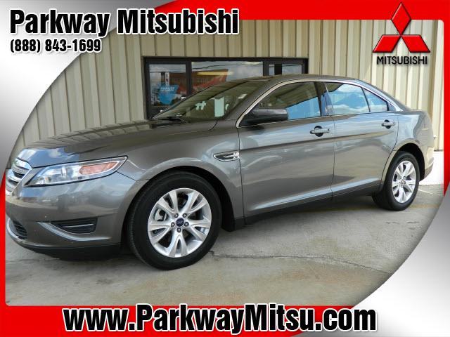 Photo of 2011 Ford Taurus