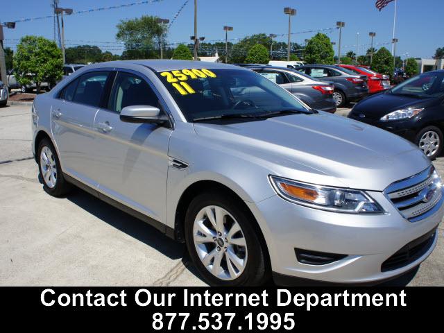 Photo of 2011 Ford Taurus