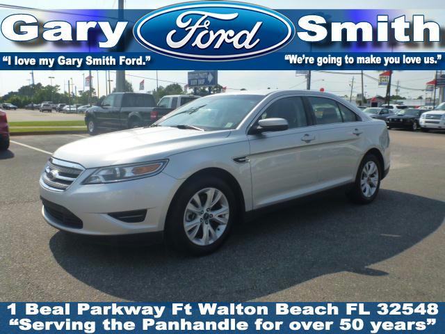 Photo of 2011 Ford Taurus