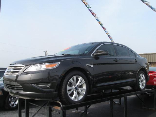 Photo of 2010 Ford Taurus