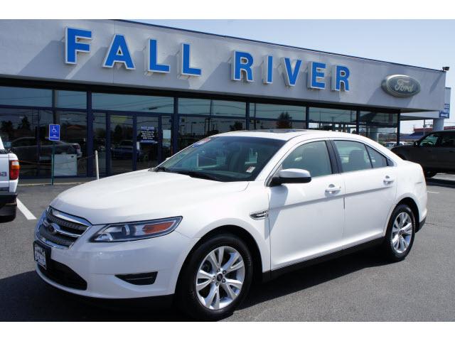 Photo of 2011 Ford Taurus