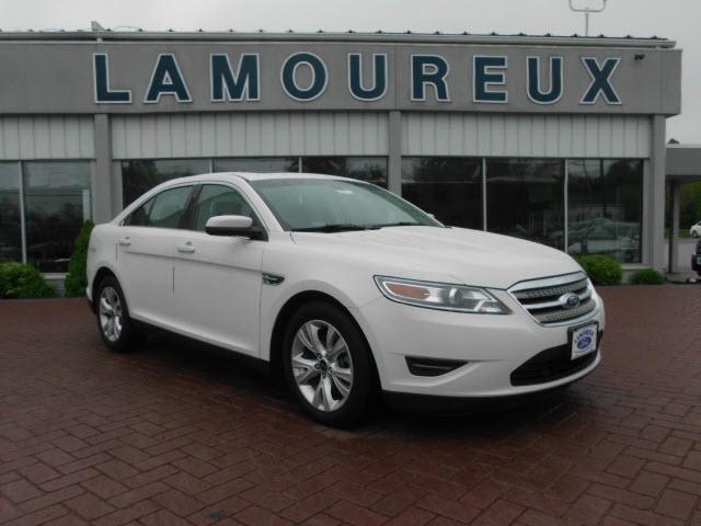 Photo of 2011 Ford Taurus