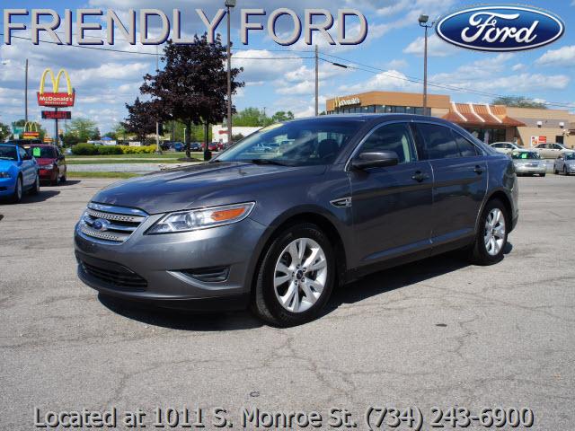 Photo of 2011 Ford Taurus