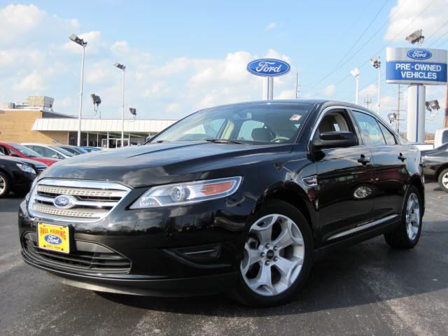 Photo of 2012 Ford Taurus