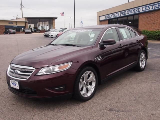 Photo of 2011 Ford Taurus