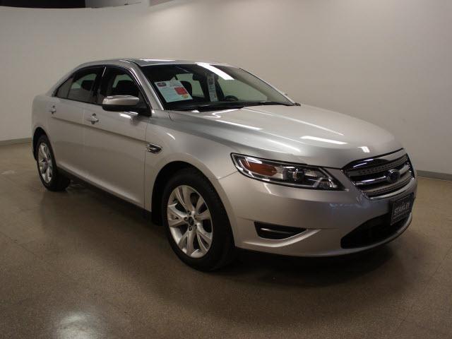 Photo of 2010 Ford Taurus