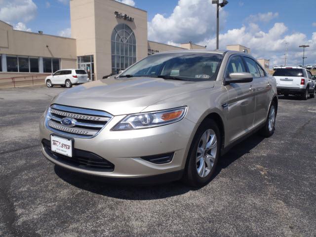 Photo of 2011 Ford Taurus