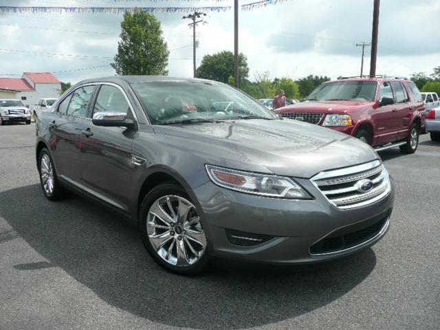 Photo of 2011 Ford Taurus