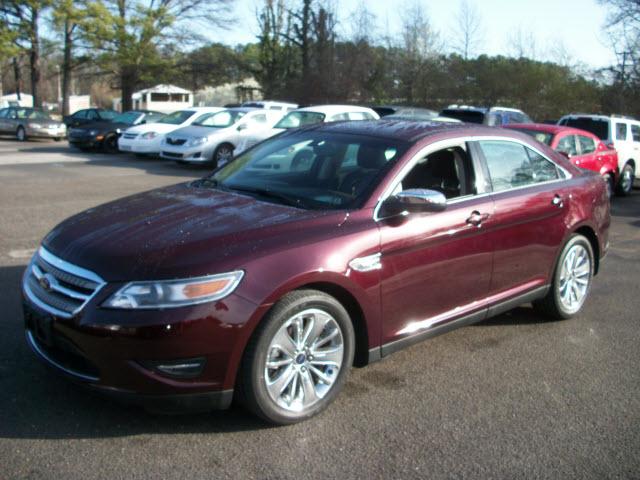 Photo of 2011 Ford Taurus