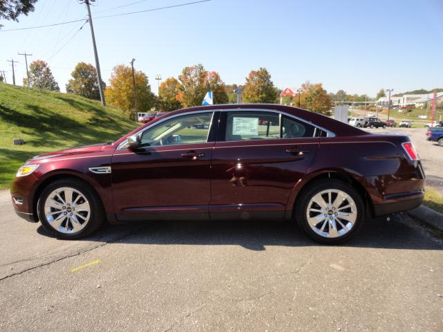 Photo of 2011 Ford Taurus