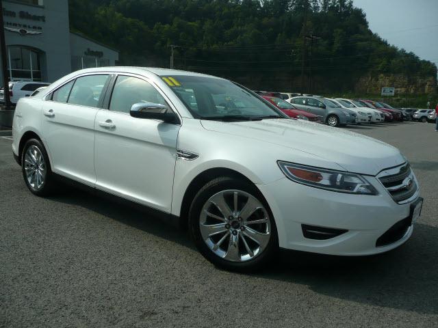 Photo of 2011 Ford Taurus