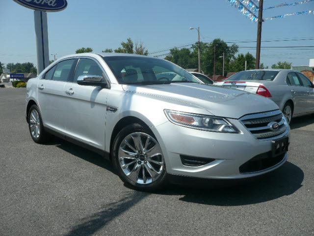 Photo of 2011 Ford Taurus