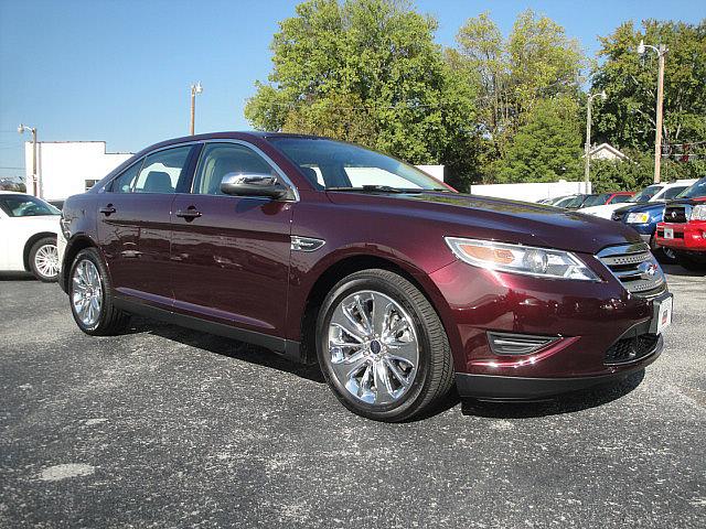 Photo of 2011 Ford Taurus