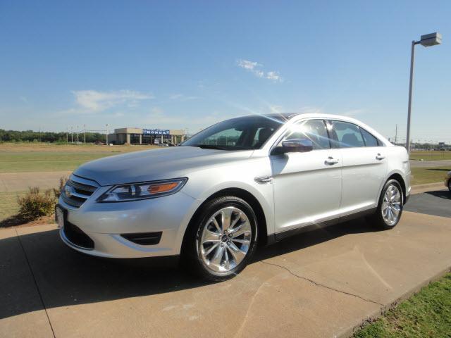 Photo of 2011 Ford Taurus